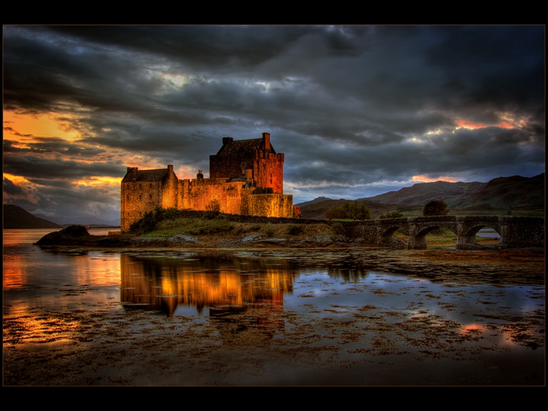192 - EILEAN DONAN CASTLE AT DUSK - MORGAN NOEL - united kingdom.jpg
